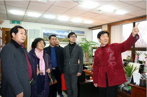 �����黭���ҡ��ر��� ��������߽�����������н���