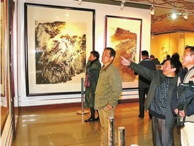 翁山书画家“抱团出海”载誉归来